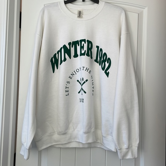 forest green and white winter ski crewneck - Picture 2 of 4